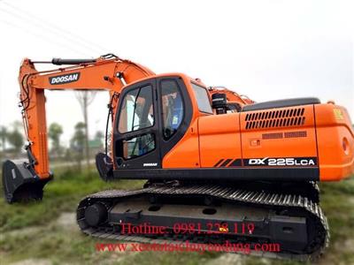 Máy Xúc Đào Bánh Xích Doosan DX225LCA gầu 1,08 m3