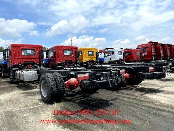 Xe tải 9 tấn Dongfeng D9 thùng dài 8m nhập khẩu