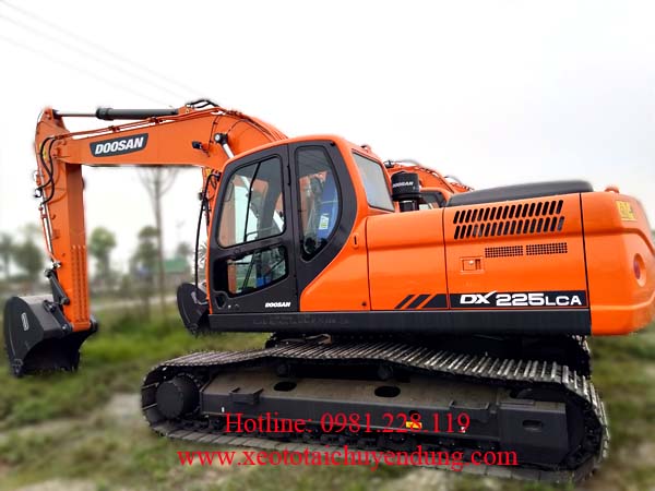 Máy xúc đào bánh xích Doosan