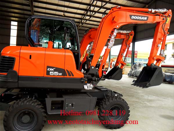 Máy đào Doosan DX55w