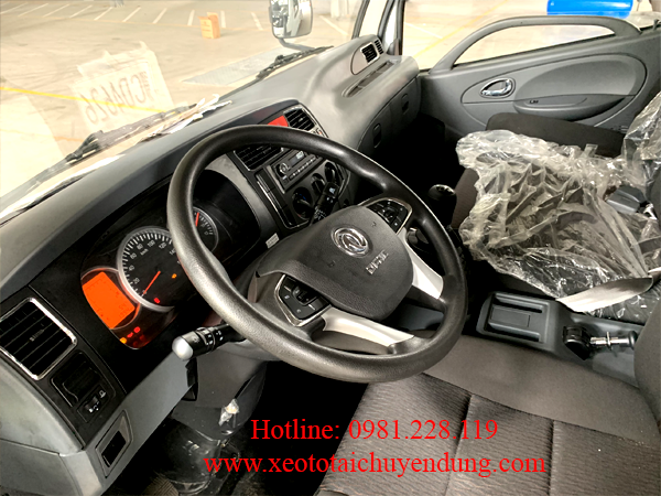 Nội thất cabin hiện đại xe hút bùn 5 khối Dongfeng