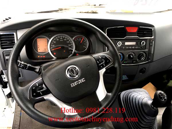 Nội thất cabin xe téc nước 5 khối Dongfeng