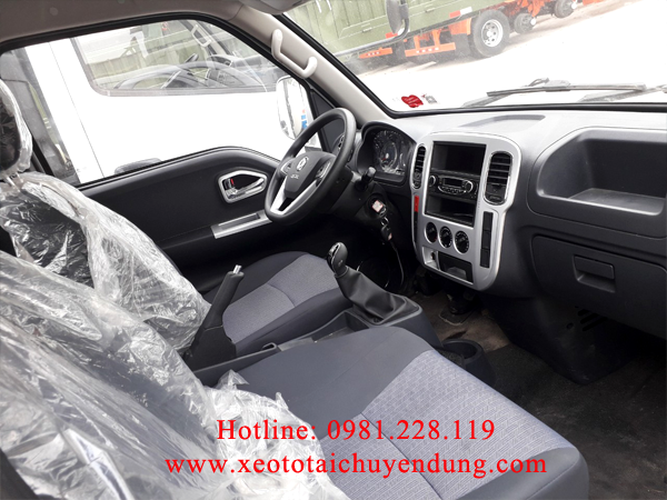 Nội thất xe phun nước tưới cây 1,5m3 Dongfeng