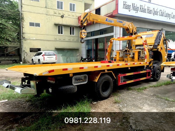 Xe cứu hộ sàn trượt 2,2 tấn gắn cẩu tự hành 3,2 tấn