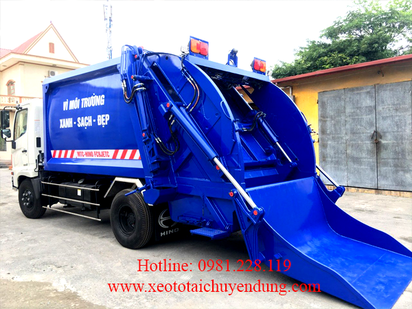 Xe ép rác Hino với cơ cầu máng xúc, gầu xúc rác