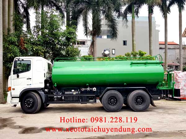 Xe phun nước rửa đường Hino FM8JJ7A