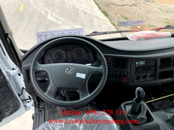 Nội thất cabin xe rửa đường 9 khối Dongfeng 